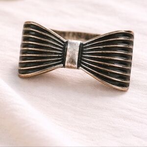 Vintage Bow Tie Ring Silver Tone Statement Ring Size 7.5